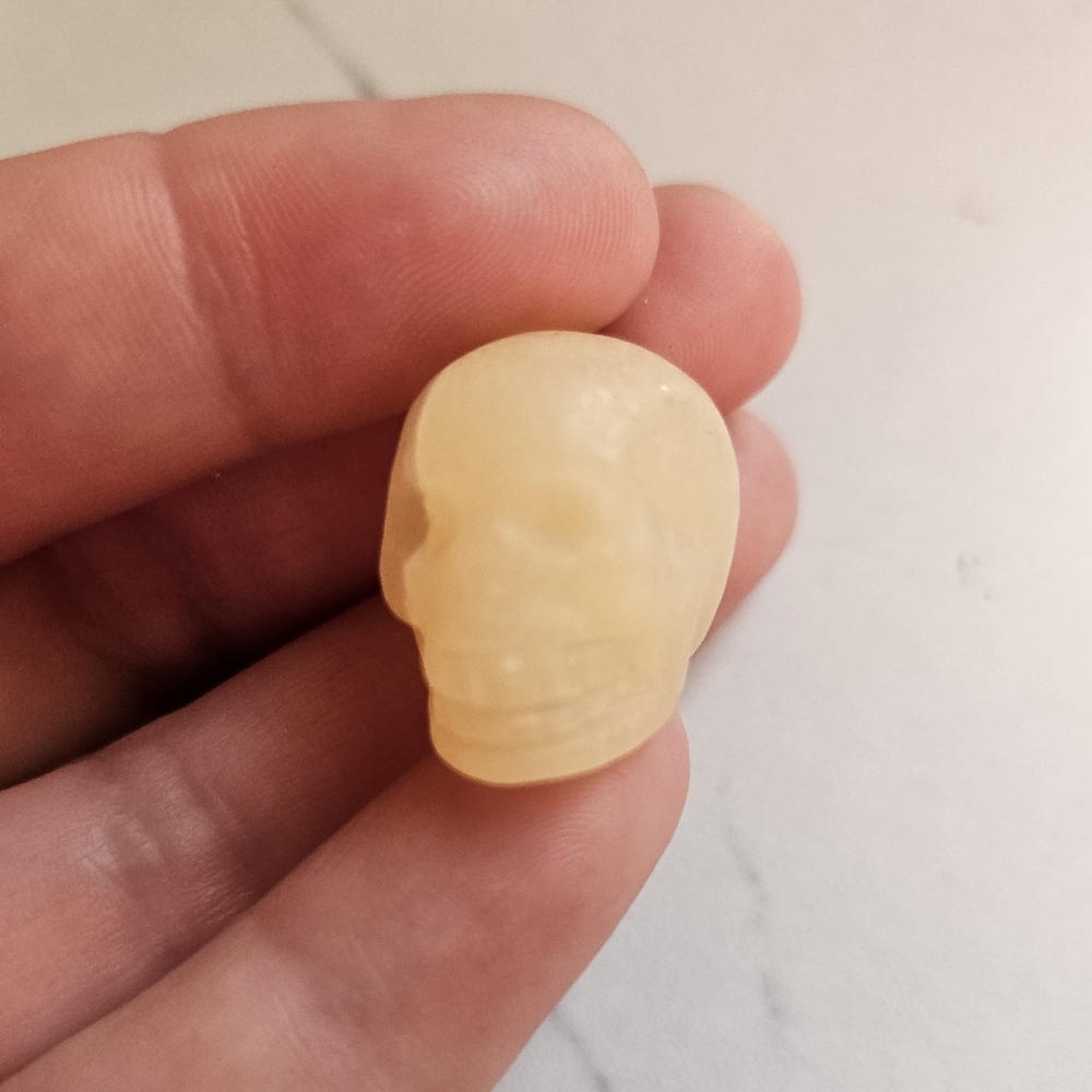 🔮 Skull Calcite Carving